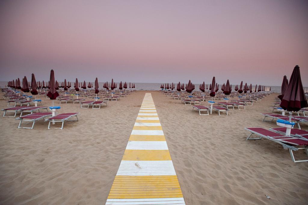 Hotel Albatros Lido di Jesolo Exterior foto